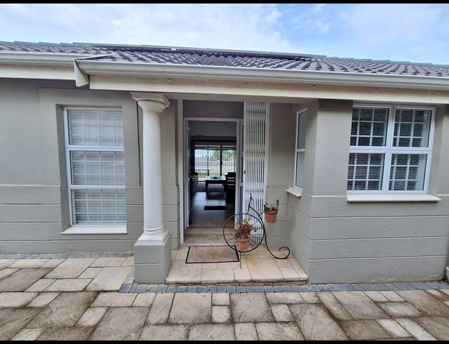 3 BEDROOM TOWNHOUSE TO LET IN UMHLANGA CENTRAL